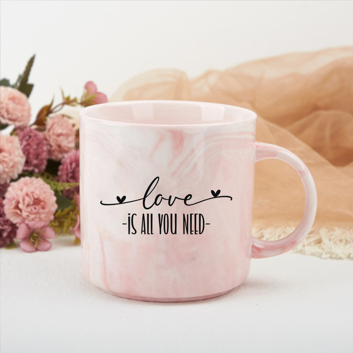 Marmorna skodelica - Love is all you need